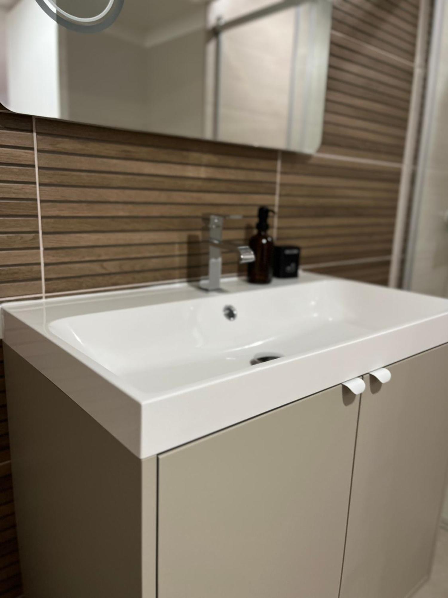 Duplex Raffine, Elegant & Climatise - La Mezz Appartement Nîmes Buitenkant foto