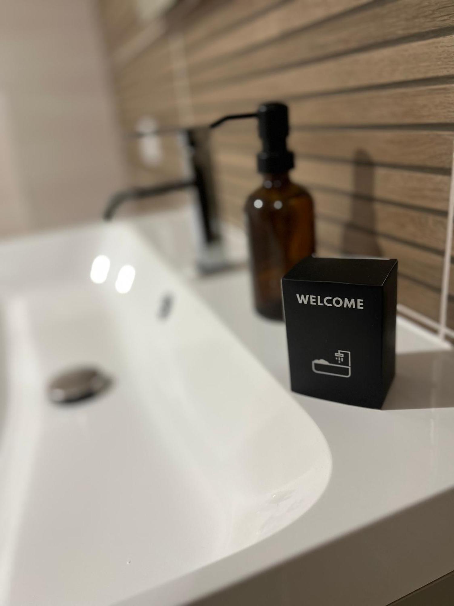 Duplex Raffine, Elegant & Climatise - La Mezz Appartement Nîmes Buitenkant foto