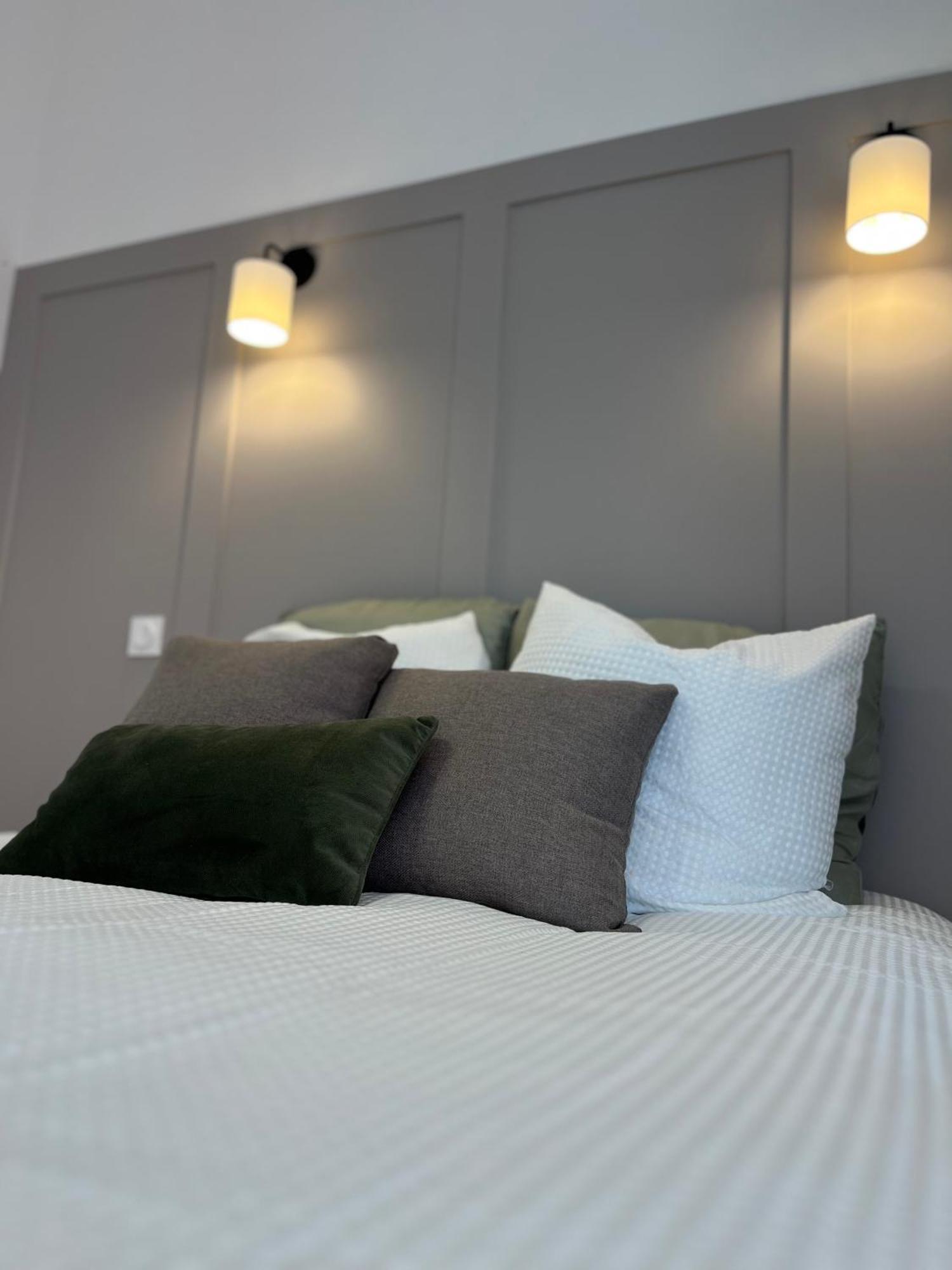 Duplex Raffine, Elegant & Climatise - La Mezz Appartement Nîmes Buitenkant foto